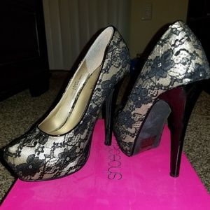 Shoe Dazzle Shoes - *** Shoe Dazzle High heels **** Shoe Dazzle Shoes - *** Shoe Dazzle High heels ****